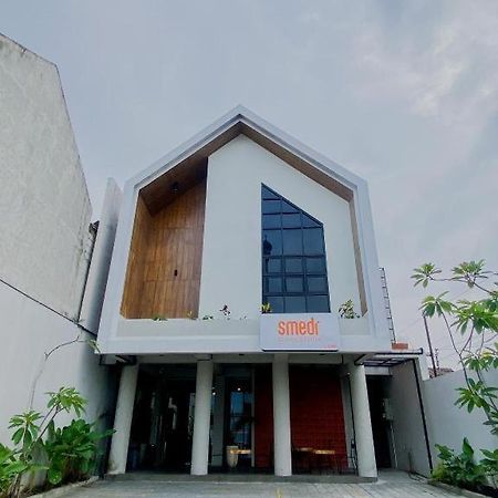 Smedi Coliving Hotell Yogyakarta Eksteriør bilde